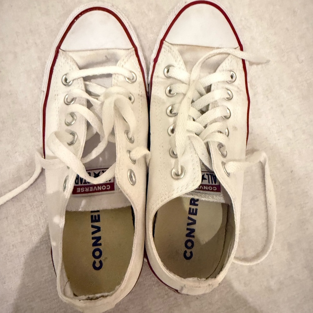 White converse sneakers